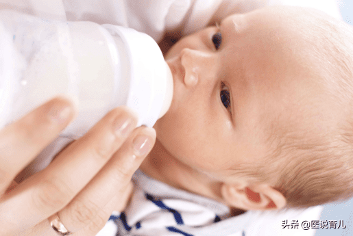 4个月宝宝吃奶量标准(四个月宝宝喝奶量是多少)