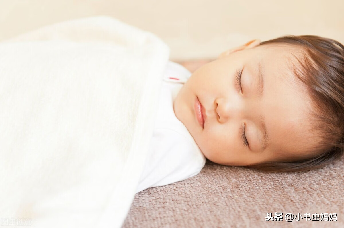 婴儿睡觉(宝宝睡觉时)