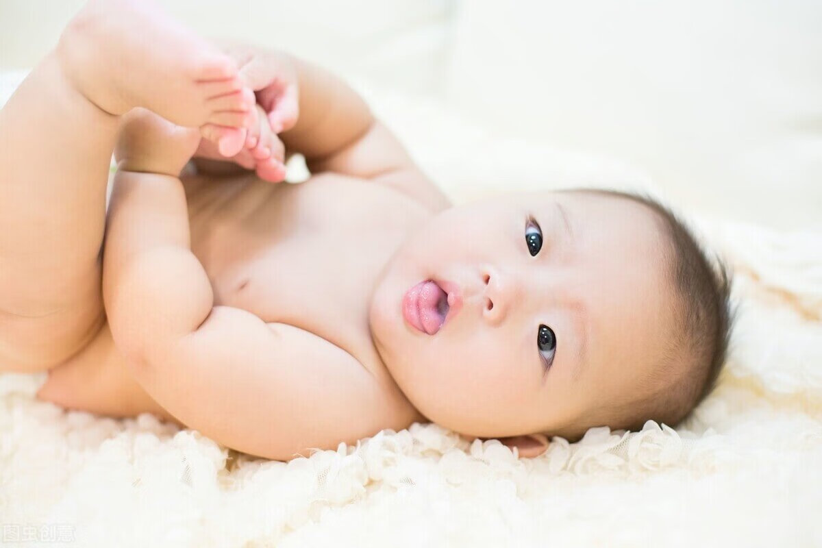 宝宝拉肚子发烧(17个月宝宝拉肚子发烧)