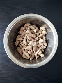 猪肝的做法步骤(猪肝有哪些做法)