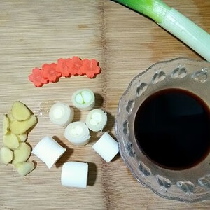 怎么样做葱烧海参(葱烧海参烹调方法)