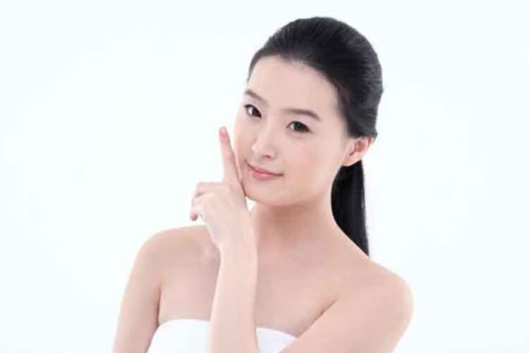 夏天脸脱皮怎么办(脸脱皮是什么原因)