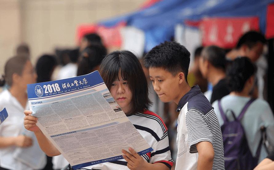 女生什么专业就业好(适合女孩就业的专业有哪些)