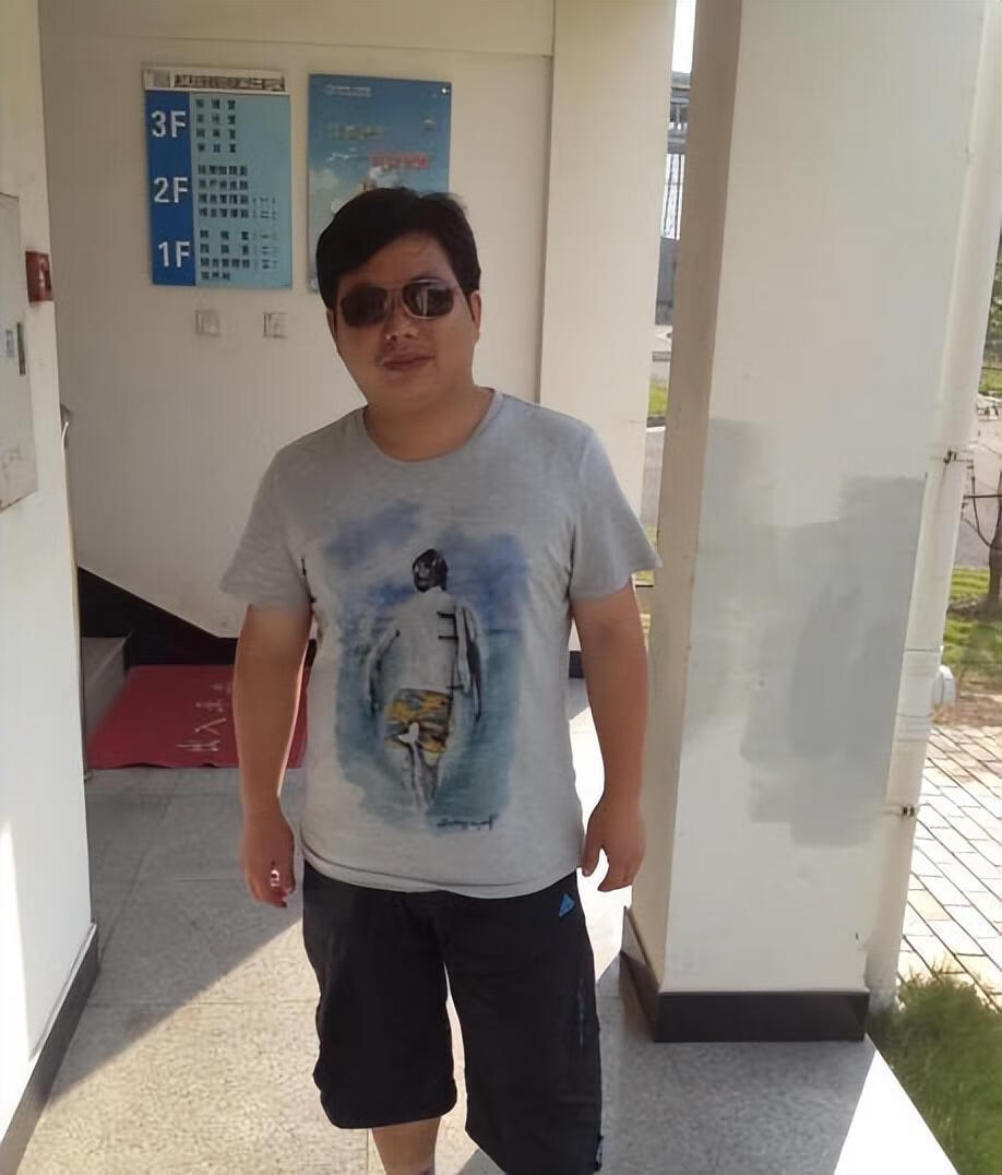 而在dota1中最著名的狗头玩家则当属牛蛙,虽然队长从来就没打算要去练