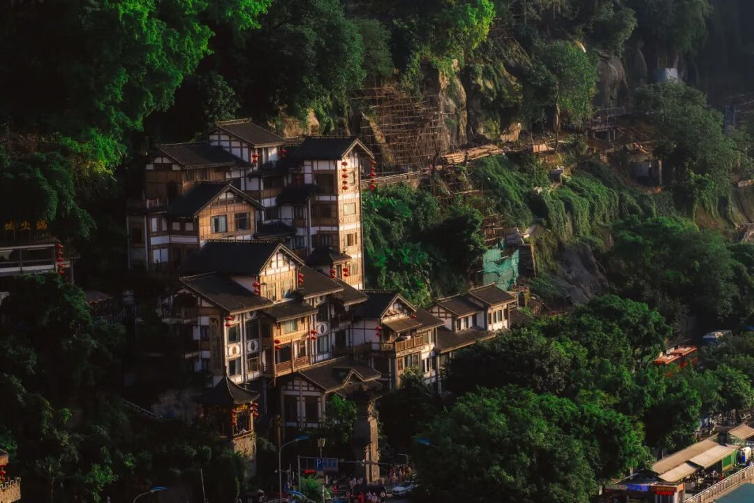寒假适合去哪里旅游(寒假适合旅游的地方有哪些)