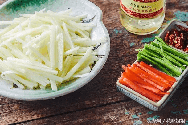 酸辣土豆丝是哪里的菜(酸辣土豆丝的介绍)
