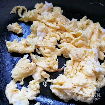 丝瓜炒鸡蛋怎样好吃(丝瓜炖鸡蛋的做法)