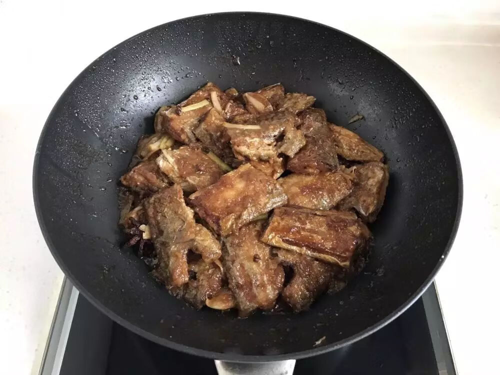 糖醋带鱼的家常做法一(糖醋带鱼的做法大全)