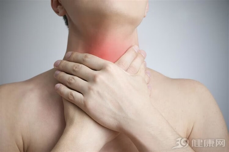 大脖子病初期症状是什么(女性大脖子病图片 前兆)