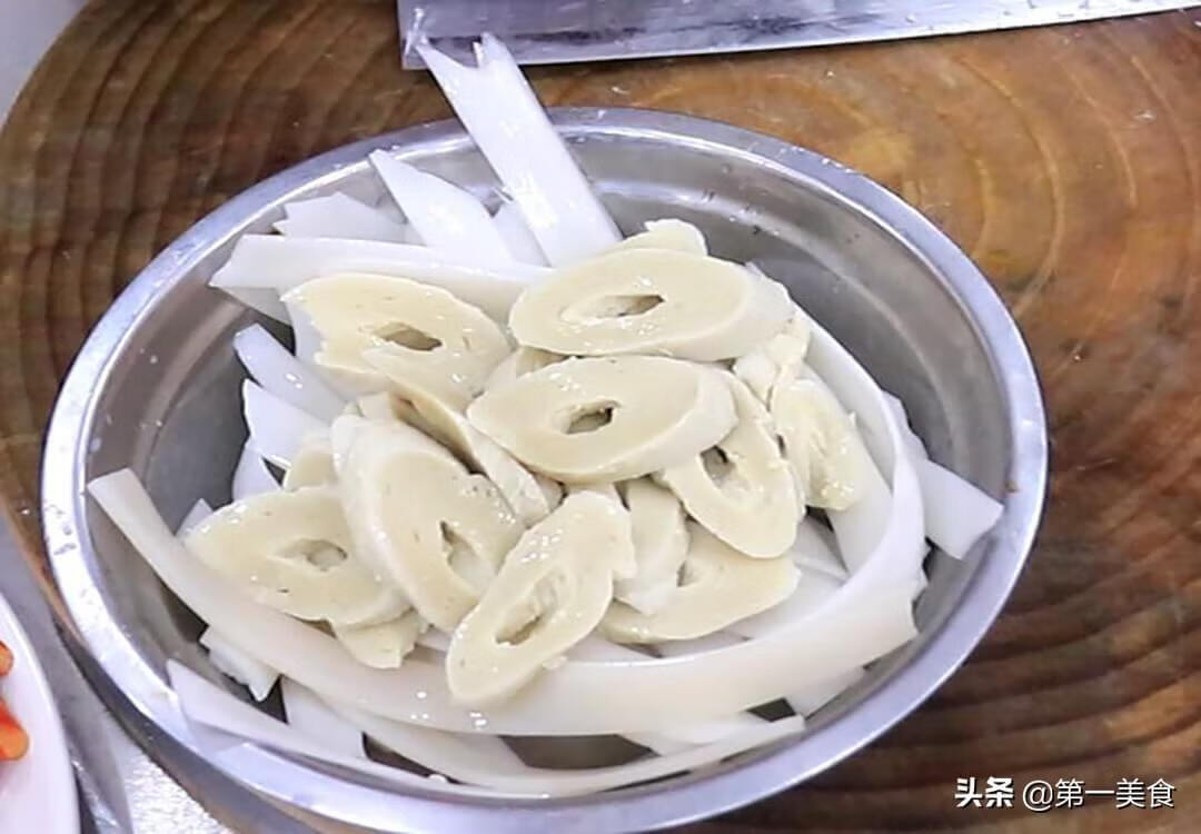 请问麻辣香锅怎么做(正宗的麻辣香锅怎么做)