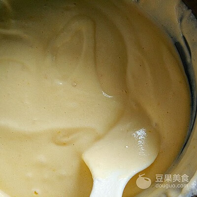 电饭锅做蛋糕的方法(电饭煲如何做蛋糕 家用)
