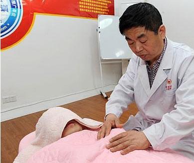 催乳按摩手法教程(产妇催乳按摩手法)