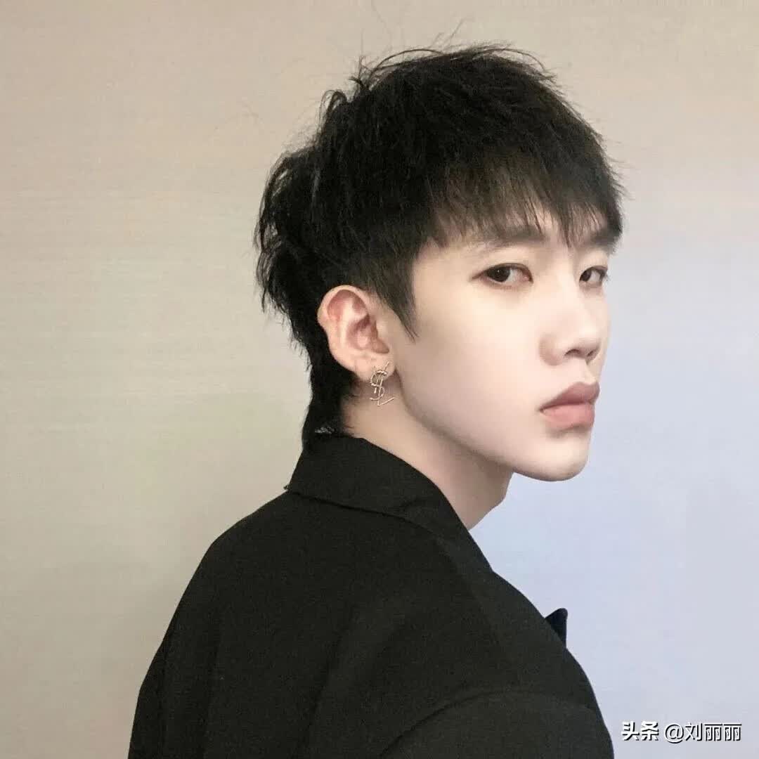 男性发型描写男士的各种发型