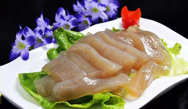 石榴籽嚼碎了吃有什么好处 医生说石榴籽嚼碎了吃会中毒嘛