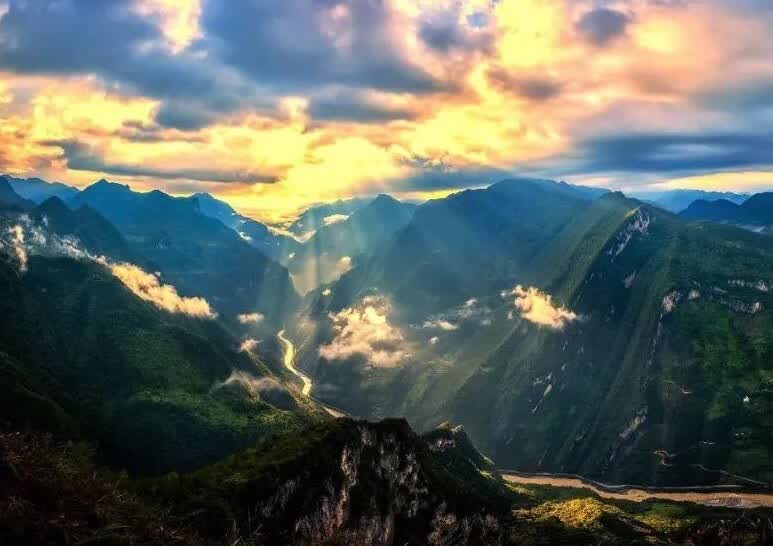 省级自然保护区,是喀斯特岩溶地貌构成的山地峡谷型自然风景区 ,是