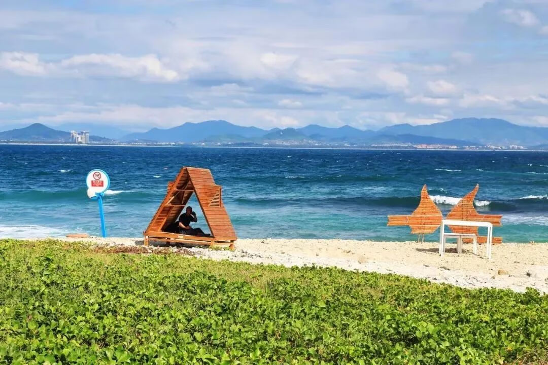 8月份去哪儿旅游合适(8月份适合旅游的地方)