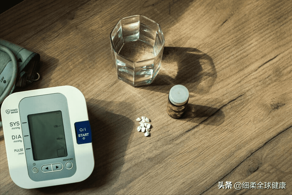 原发性高血压什么意思(原发性高血压是指)
