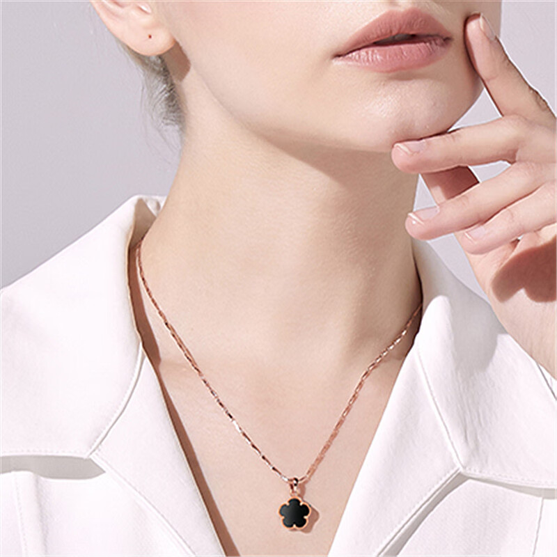 唯一 日韩时尚五瓣花项链