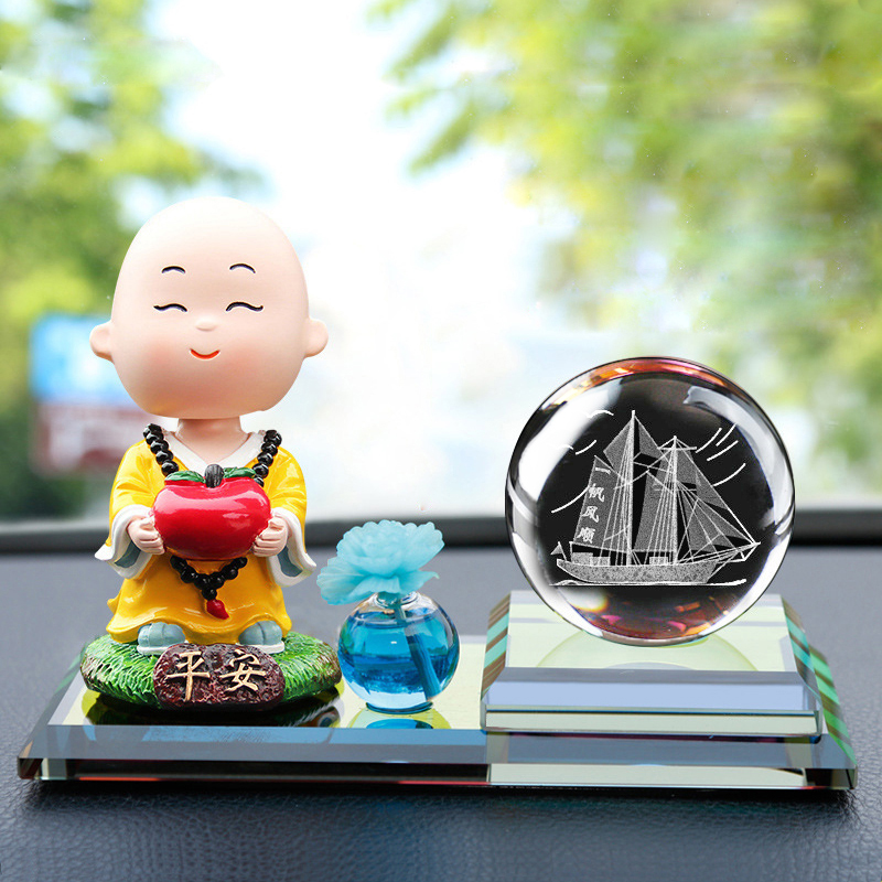 越野兵 摇头香水车载摆件