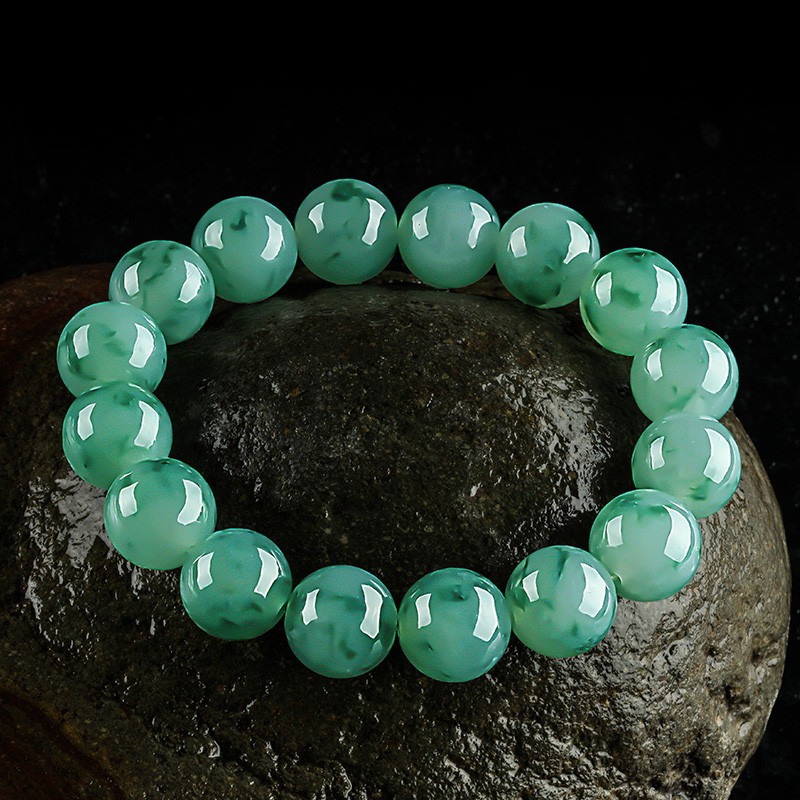 碧玉尊 厚实饱满翡翠手镯
