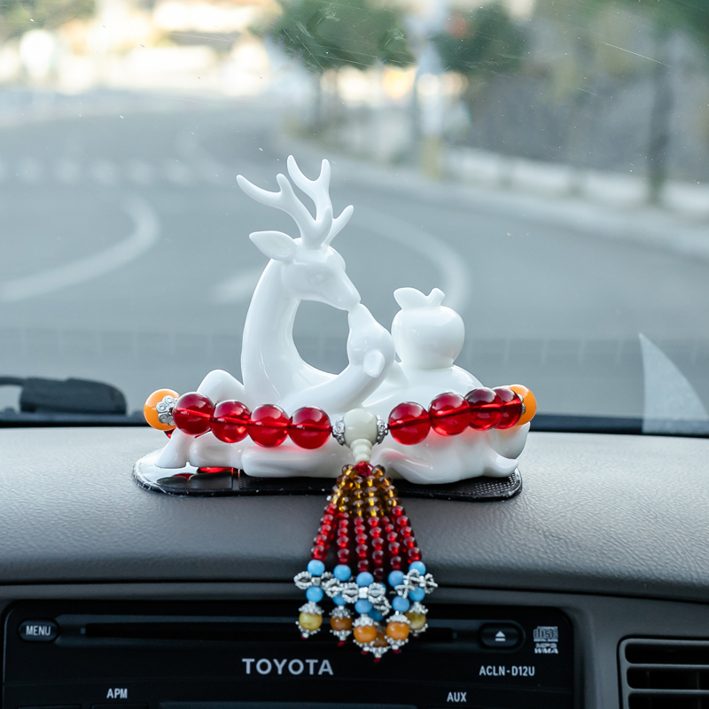 聚屹手动雕刻摆件