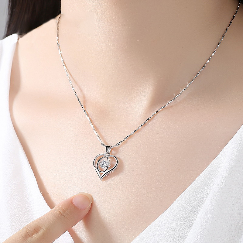 筑梦银灵动心型项链