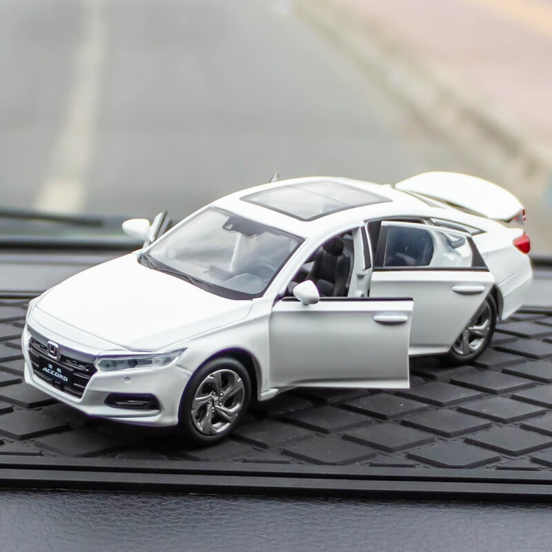 建元 锌合金汽车摆件