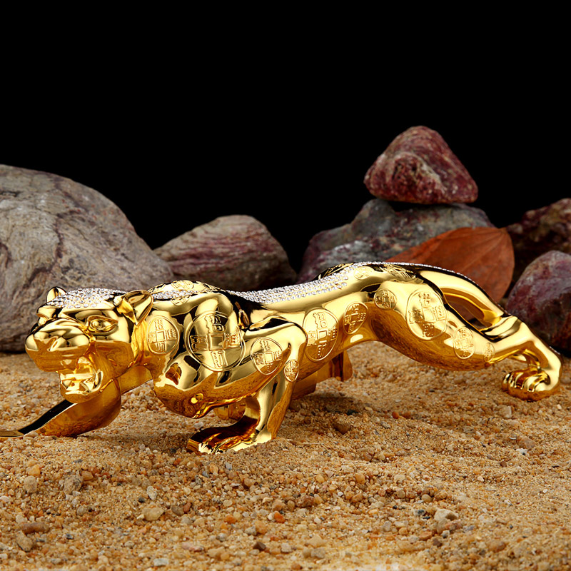 标鲨 威猛招财豹摆件