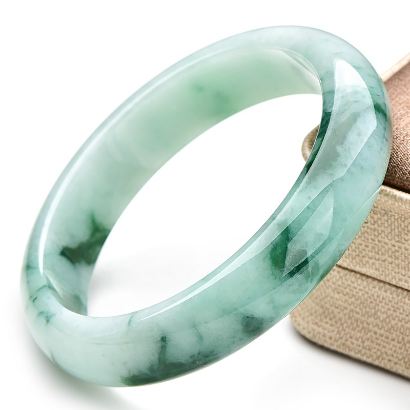 千载一玉 晶莹剔透翡翠手镯