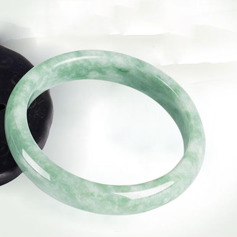 臻玉世家 温柔气质 翡翠手镯