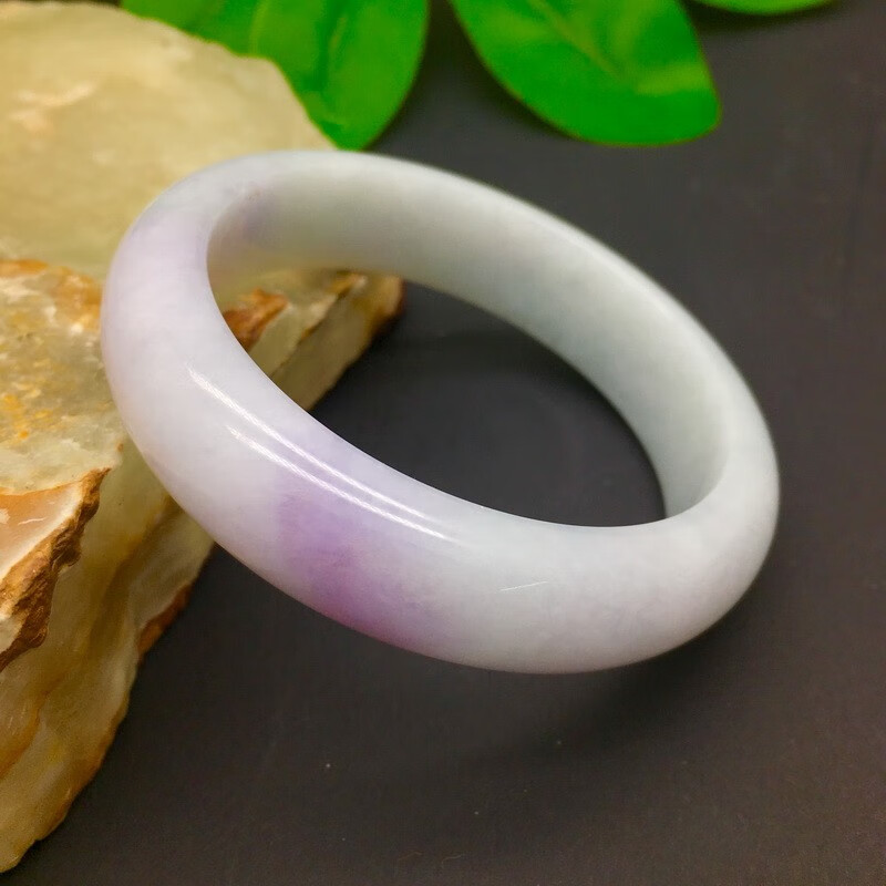 八尚 温婉雅致翡翠手镯