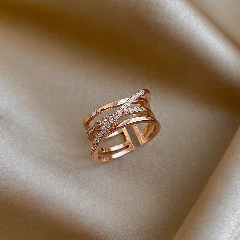 伊黛儿圈圈交错戒指