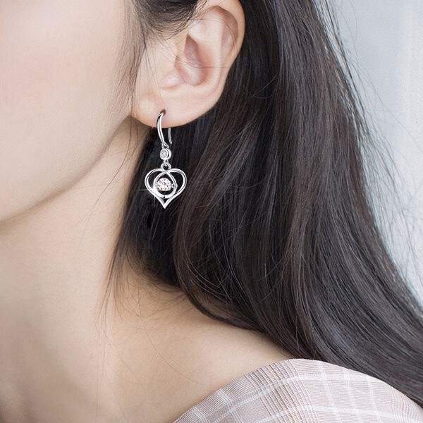 唯一 灵动水晶耳饰