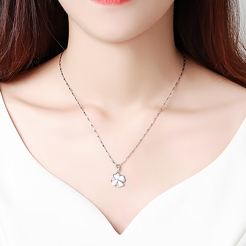 建禄 足银四叶草甜美项链
