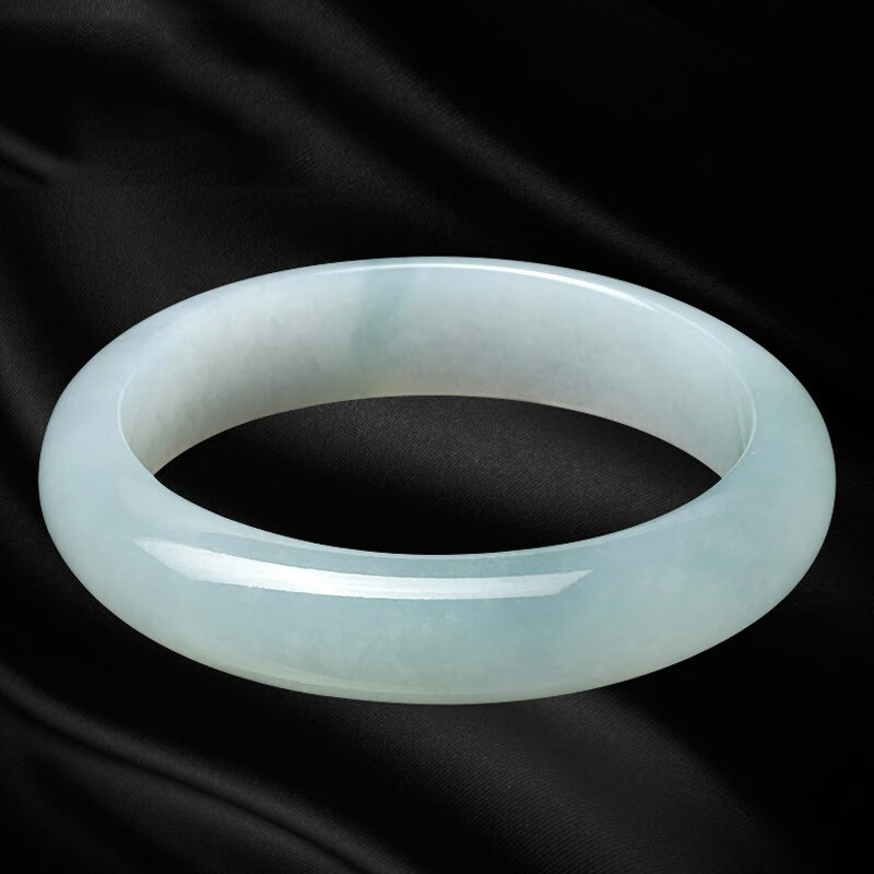 七彩雲南 线条均匀 翡翠手镯