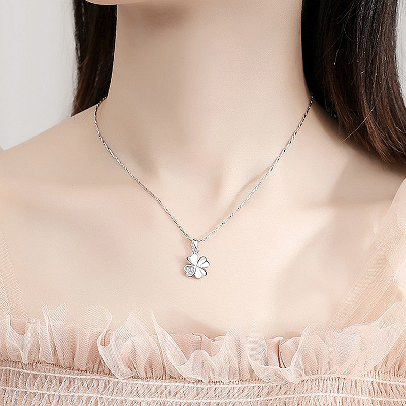 圣雅罗简约四叶草项链