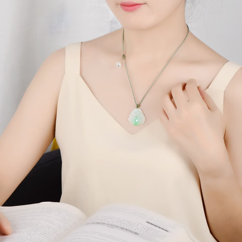 可玉可求 温润细腻翡翠吊坠