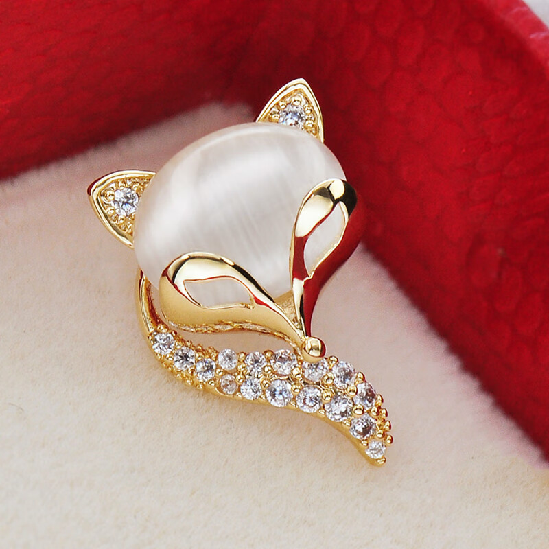 冠带小狐狸防走光防漏胸针