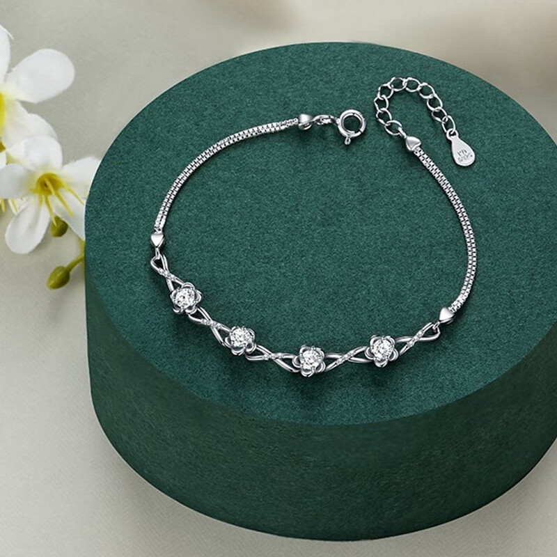 卡蒂罗 时尚精致手链