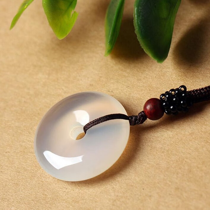 金玉兰香 天然巴西冰种翡翠吊坠