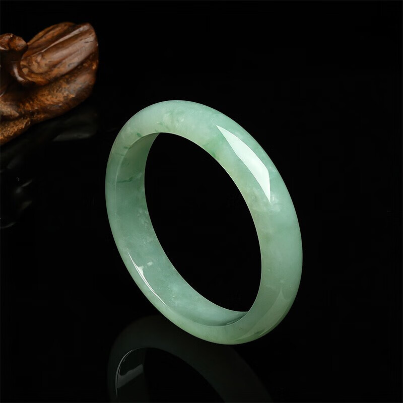 周六福 圆形设计翡翠手镯