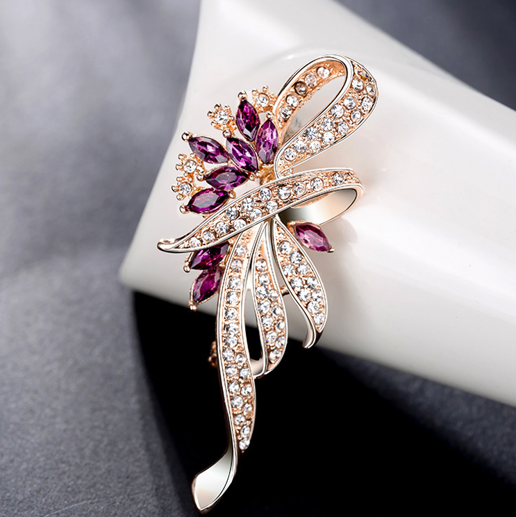 冠带 珍珠花朵胸针