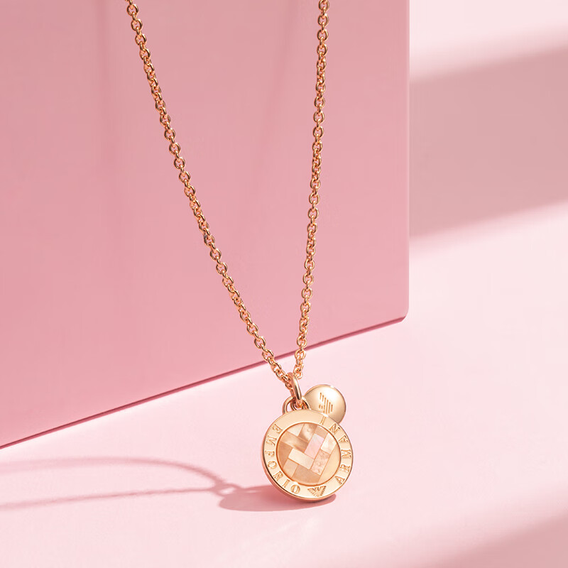 安普里奥·阿玛尼 圆牌贝母项链