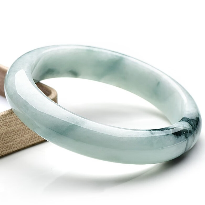 千载一玉纹路清晰手镯