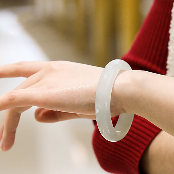 七彩云南 冰糯种飘花翡翠手镯