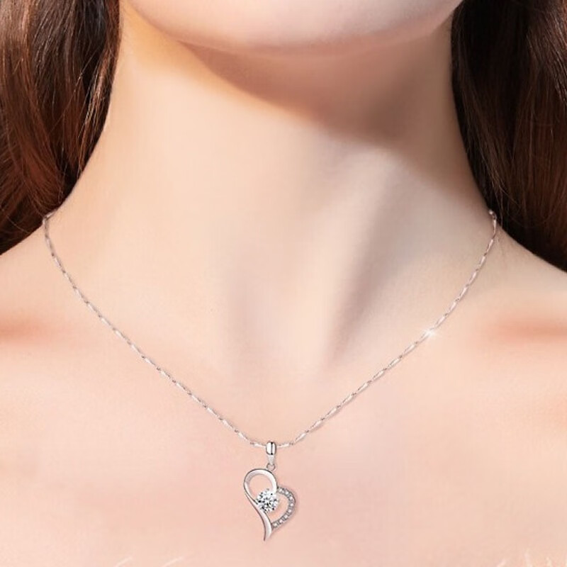卡蒂罗 心形吊坠 锁骨项链