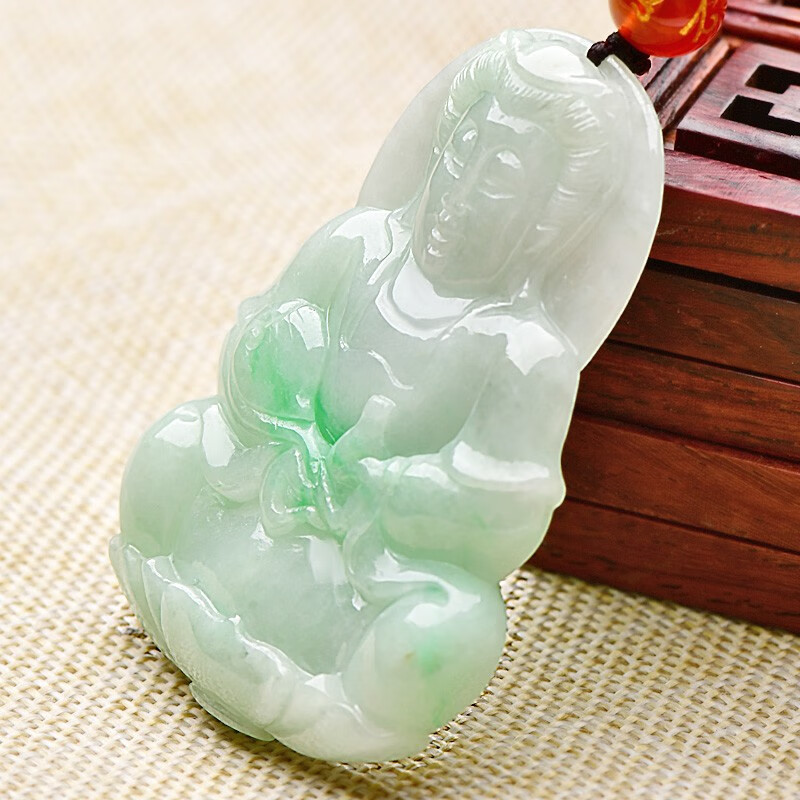 可玉可求 精致飘花翡翠吊坠