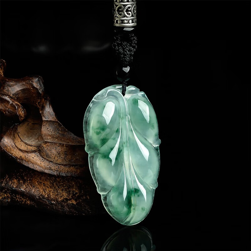 周六福 飘花玉叶 吊坠