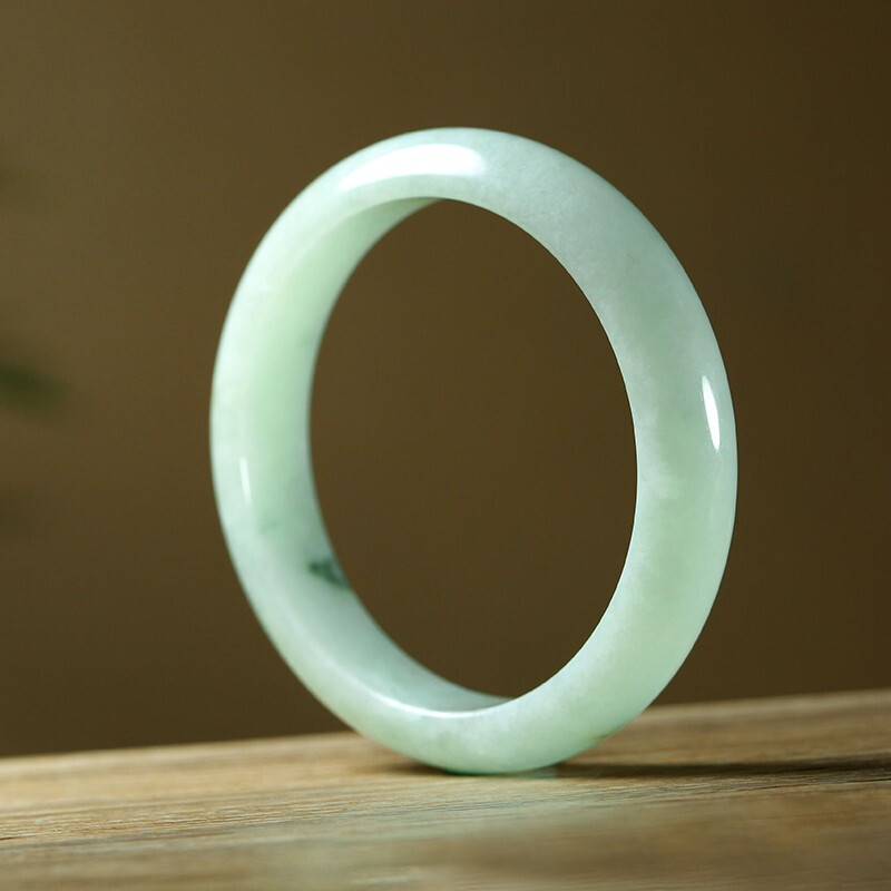 印象眸 冰润细腻翡翠手镯