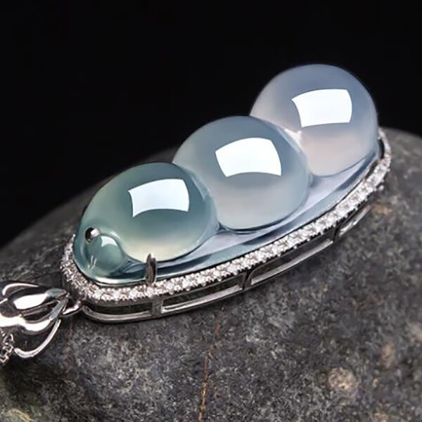 百博 四季豆子翡翠吊坠